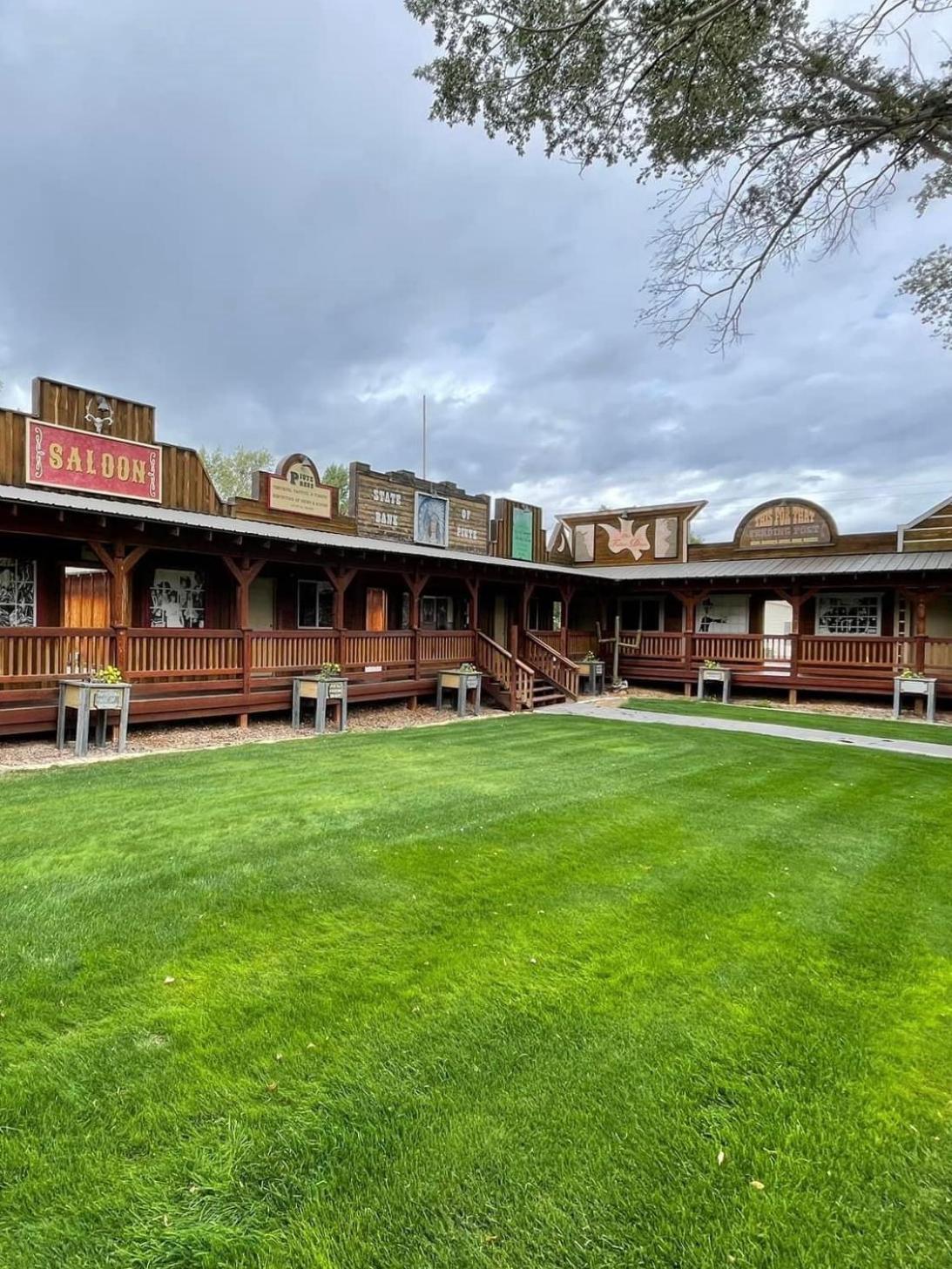 Moore'S Old Pine Inn Marysvale 外观 照片