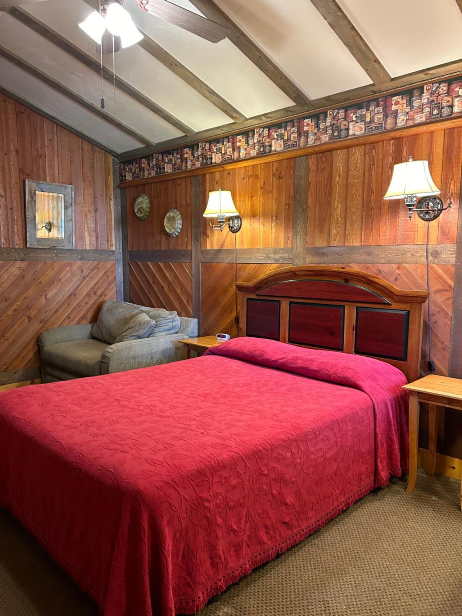 Moore'S Old Pine Inn Marysvale 外观 照片